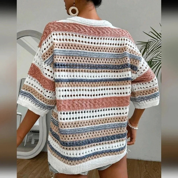 Women's Z Cutout Striped Knitted Top - Picture 3 of 5